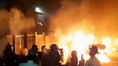 बेंगलुरु हिंसा: योगी मॉडल अपनाएगी येदियुरप्पा सरकार, उपद्रवियों से होगी नुकसान की भरपाई