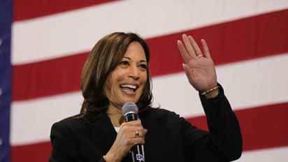 মার্কিন নির্বাচনে এবার 'দেশি গার্ল', ইতিহাস গড়ে ভাইস প্রেসিডেন্ট হওয়ার দৌড়ে ভারতীয় বংশোদ্ভূত কমলা