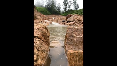 പെട്ടിമുടി ദുരന്തം: തെരച്ചിൽ തുടരുന്ന കാര്യത്തിൽ നാളെ തീരുമാനം