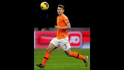 কাঁধে অপারেশন ডাচ ডিফেন্ডার দি লিট-এর, ৩ মাস থাকতে হবে মাঠের বাইরে