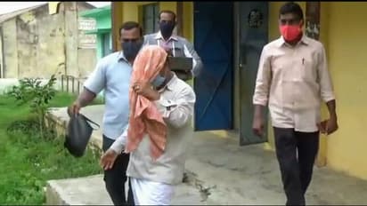 ஓய்வூதிய பலன்களை பெற்றுத்தர லஞ்சம் வாங்கிய கல்வித்துறை அதிகாரி..!! பொறிவைத்து தூக்கிய லஞ்ச ஒழிப்பு போலீஸ்