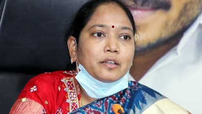 బ్రేకింగ్ : ఎమ్మెల్యే పదవికి తాజా మాజీ మంత్రి సుచరిత రాజీనామా