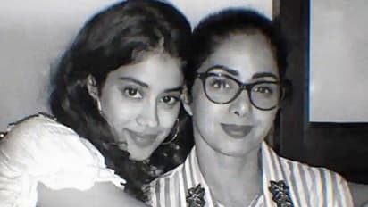 Janhvi Kapoor shares picture on Sridevi’s birth anniversary, says ‘I love you mumma’