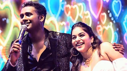 రాహుల్ తో కలిసి అందరినీ ఫూల్స్ చేసిన పునర్నవి..!