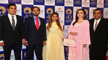 ముకేష్ అంబానీ సంచలన నిర్ణయం.. వారసులకు సమాన బాధ్యతలు..