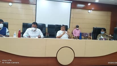 ಧಾರವಾಡ: ಮನೆ, ಬೆಳೆಹಾನಿ ಕುರಿತು ಶೀಘ್ರ ವರದಿ ಸಲ್ಲಿಸಿ, ಜಗದೀಶ್‌ ಶೆಟ್ಟರ್‌