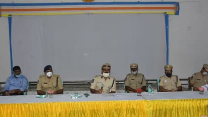 ఏకంగా కోర్టులనే మోసం చేస్తూ...నిందితులను విడిపిస్తున్న ముఠా గుట్టురట్టు