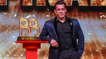 এবার আর বাসন মাজা নয়, বিগ বসের জন্য ঘর মুছলেন সলমন, নয়া প্রোমোতে চমক