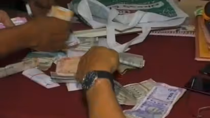 ಮುಂಡರಗಿ: ಲಂಚ ಸಮೇತ ಎಸಿಬಿ ಬಲೆಗೆ ಬಿದ್ದ ಪಿಡಿಒ, ಲೆಕ್ಕ ಸಹಾಯಕ