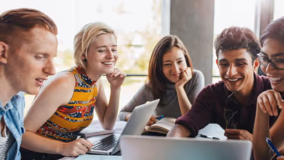 FREE में मिल रहे हैं Apple के एयरपॉड्स, इस तरह आप भी उठा सकते हैं फायदा