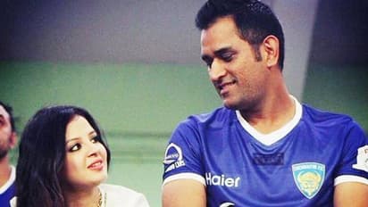 IPL 2020: ధోనీ సినిమాల్లోకి ఎంట్రీ ఇస్తున్నాడా... భార్యతో కలిసి...