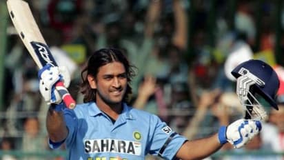 தோனி கிரிக்கெட் கெரியரில் முக்கியமான, காலத்தால் அழியாத தருணங்களின் புகைப்பட தொகுப்பு