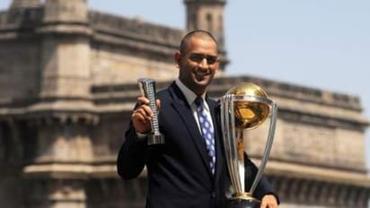 IPL 2023: மற்ற அணிகள் எல்லாம் வீரர்களை தேடுகின்றன.. தோனி மட்டும் தான் வீரர்களை உருவாக்குகிறார்..! 