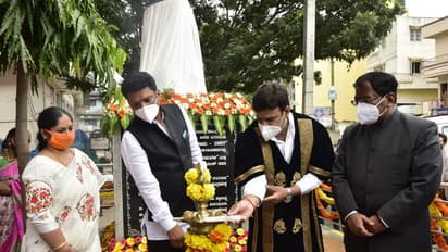 ಬೆಂಗಳೂರು: ವೀರ್‌ ಸಾವರ್ಕರ್‌ ಕಂಚಿನ ಪುತ್ಥಳಿ ಅನಾವರಣ