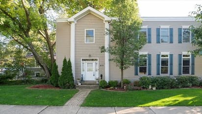 ट्रेन की बोगी से भी पतला है ये घर, करोड़ों में बिकते ही लोगों ने ठोंक लिया माथा लेकिन अंदर से देखते ही चौंक गए