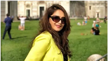 മനസ് കഴിഞ്ഞ വർഷത്തെ യാത്രകളിലേക്കെന്ന് മാധുരി, തിരിച്ചുവരൂവെന്ന് കരീന കപൂര്‍