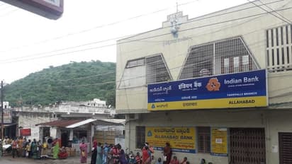 తాగుబోతులకిచ్చిన వెసులుబాట్లకు కూడా నోచుకోని ఏపీ పేదలు