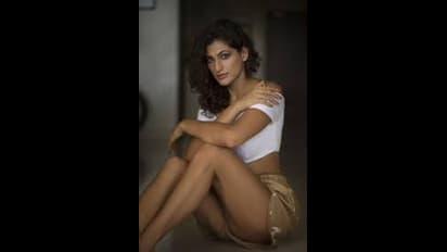 கொரோனா பரிசோதனையால் கன்னித்தன்மையை இழந்தேன்... நடிகையின் பகீர் ட்வீட்..!