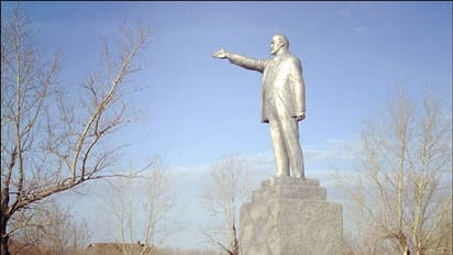 നടക്കുമ്പോള്, വണ്ടിയോടിക്കുമ്പോള് ദിവസങ്ങളോളം ഉറങ്ങിപ്പോവുന്നവരുടെ ഒരു ഗ്രാമം