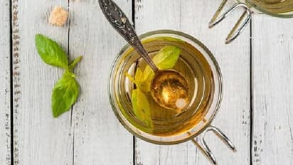 ഈ രോഗങ്ങളെ തടയാന് തുളസി ചായ പതിവാക്കാം!