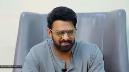 పరిస్దితి బాలేదని ప్రభాస్...'రాధే శ్యామ్' డైరక్టర్ కు స్ట్రిక్ట్ ఆర్డర్స్ !?