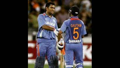 தோனியின் சிக்ஸரை மட்டுமே பேசுகிறார்கள், மற்ற வீரர்கள் விளையாடவில்லையா? கௌதம் காம்பீர் விமர்சனம்!