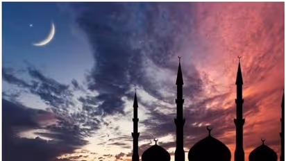 ഹിജ്‌റ വര്‍ഷാരംഭം; യുഎഇയില്‍ സ്വകാര്യ മേഖലയ്ക്ക് ശമ്പളത്തോട് കൂടിയ അവധി പ്രഖ്യാപിച്ചു