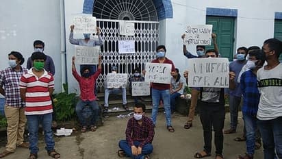 করোনা আবহে লিখিত পরীক্ষা নয়, পড়ুয়াদের আন্দোলনে নতিস্বীকার কলেজ কর্তৃপক্ষের