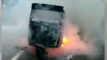 രോഗിയുമായി ആശുപത്രിയിലേക്ക് പോയ ഓട്ടോറിക്ഷയ്ക്ക് തീപിടിച്ചു, ആളപായമില്ല