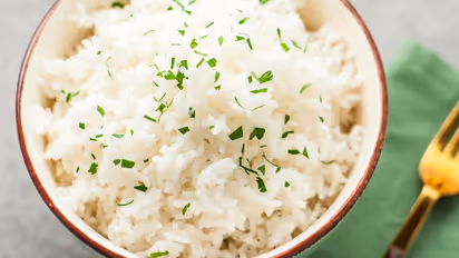 দুপুর না রাত কোন সময়ে ভাত খাওয়া সবচেয়ে বেশি উপকারী, জেনে নিন বিশেষজ্ঞদের মত