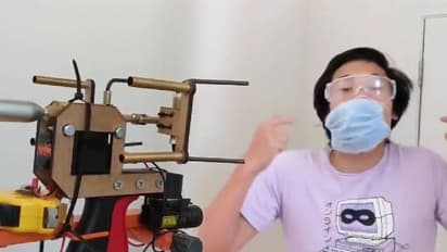 മാസ്ക് ധരിച്ചില്ലെങ്കില് 'വെടി' വയ്ക്കും; വൈറലായി വീഡിയോ