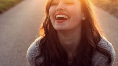 എപ്പോഴും ചിരിക്കുന്നവരെ കളിയാക്കേണ്ട; ചിരി കൊണ്ടും ഗുണമുണ്ട്...