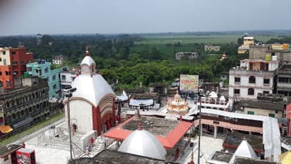 শিকেয় উঠল সরকারি নিষেধাজ্ঞা, কৌশিকী অমাবস্যায় তারাপীঠে পুজো দিলেন পুলিশ সুপার