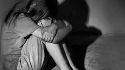 తల్లితో కలిసొచ్చి కూతురిపై అఘాయిత్యం... బిడ్డకు జన్మనిచ్చిన 14ఏళ్ల బధిర యువతి