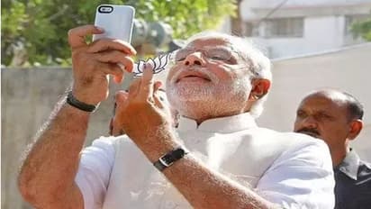 नरेंद्र मोदी यूज करते हैं ये स्मार्टफोन, जियो या BSNL नहीं, लगाते हैं इस कंपनी का सिम कार्ड