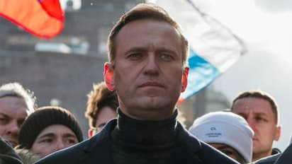 After 32 days, poisoned Russian leader Alexei Navalny released from hospital