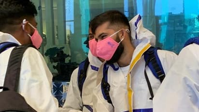 IPL के लिए यूएई रवाना हुईं टीमें, पीपीई किट पहने नजर आए खिलाड़ी, सभी प्लेयर्स का कोरोना टेस्ट आया निगेटिव