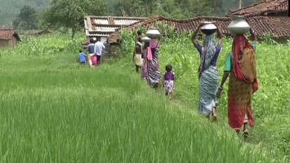 ಕನಕಗಿರಿ: ಜೀವಜಲಕ್ಕೆ ಹಾಹಾಕಾರ, ಹನಿ ನೀರಿಗಾಗಿ ಗ್ರಾಮಸ್ಥರ ಅಲೆದಾಟ..!