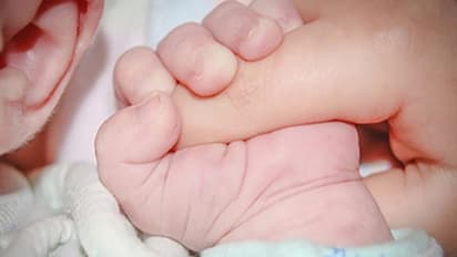 টানা আটদিন ভেন্টিলেশনে, করোনাভাইরাসকে হারিয়ে দিল দুই মাসের শিশু