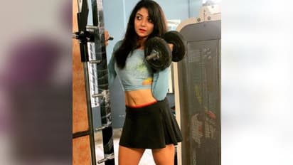 ভারী বার্বেল তুলছেন দেবলীনা, ছবি দেখে অনুপ্রেরণা পেল সাইবারবাসী