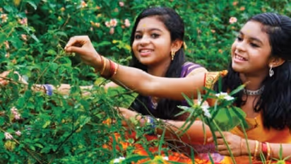 ഇന്ന് അത്തം; കരുതലോടെ വരവേൽക്കാം 'നല്ലോണം'..