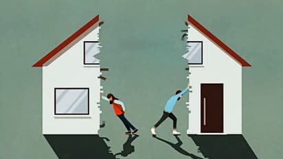 স্বামী একটুও মারে না, ঝগরাও করে না - অদ্ভূত কারণে ডিভোর্স চাইলেন স্ত্রী