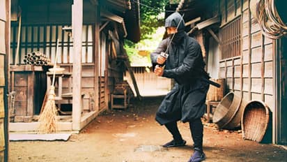 ৩ মিনিটে গায়েব ৭ লক্ষ টাকা, নিনজা-দের যাদুঘরে রাতের অন্ধকারে রোমহর্ষক চুরি