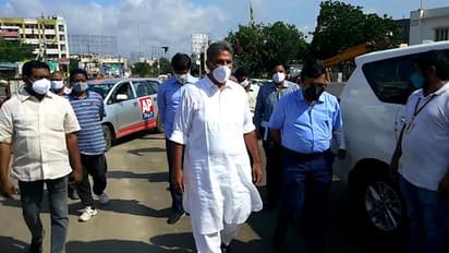 విజయవాడలో బాబు ఎన్నికల ప్రచారం: కేశినేని నాని దూరం