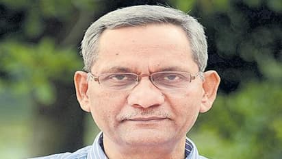 జగన్ ప్రభుత్వ సలహాదారు పదవికి కేఆర్ మూర్తి రాజీనామా: కారణం ఇదేనా?