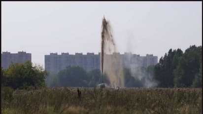 10,000 ലിറ്റര്‍ 'കൊക്കക്കോള' ഉപയോഗിച്ച് അഗ്നിപര്‍വ്വതം പോലെ ഒരു സ്ഫോടനം.!