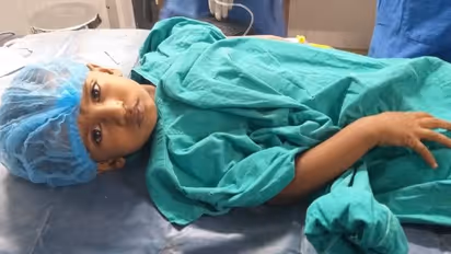 তিন বছরের শিশুর পেটে রিমোটের ব্যাটারি,  অস্ত্রোপচার করে প্রাণ বাঁচালেন চিকিৎসকরা