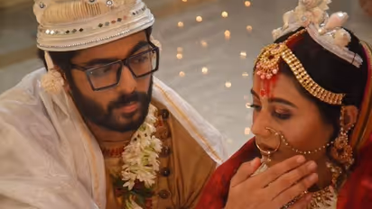 অনস্ক্রিন বিয়ের প্রস্তুতি কেমন ছিল, ভিডিওতে প্রতি মুহূর্তে তুলে ধরলেন 'কীকরে বলব তোমায়'র স্বস্তিকা