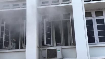 സ്വർണ്ണക്കടത്തിലെ നിർണ്ണായക രേഖകൾ ഇ ഫയലായിട്ടില്ല; കത്തിനശിച്ചിട്ടില്ലെന്ന് വിശദീകരണം