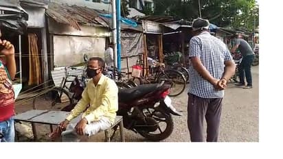 কীর্তিমান স্কুলশিক্ষক, চাকরির প্রতিশ্রুতি দিয়ে লক্ষাধিক প্রতারণার অভিযোগ